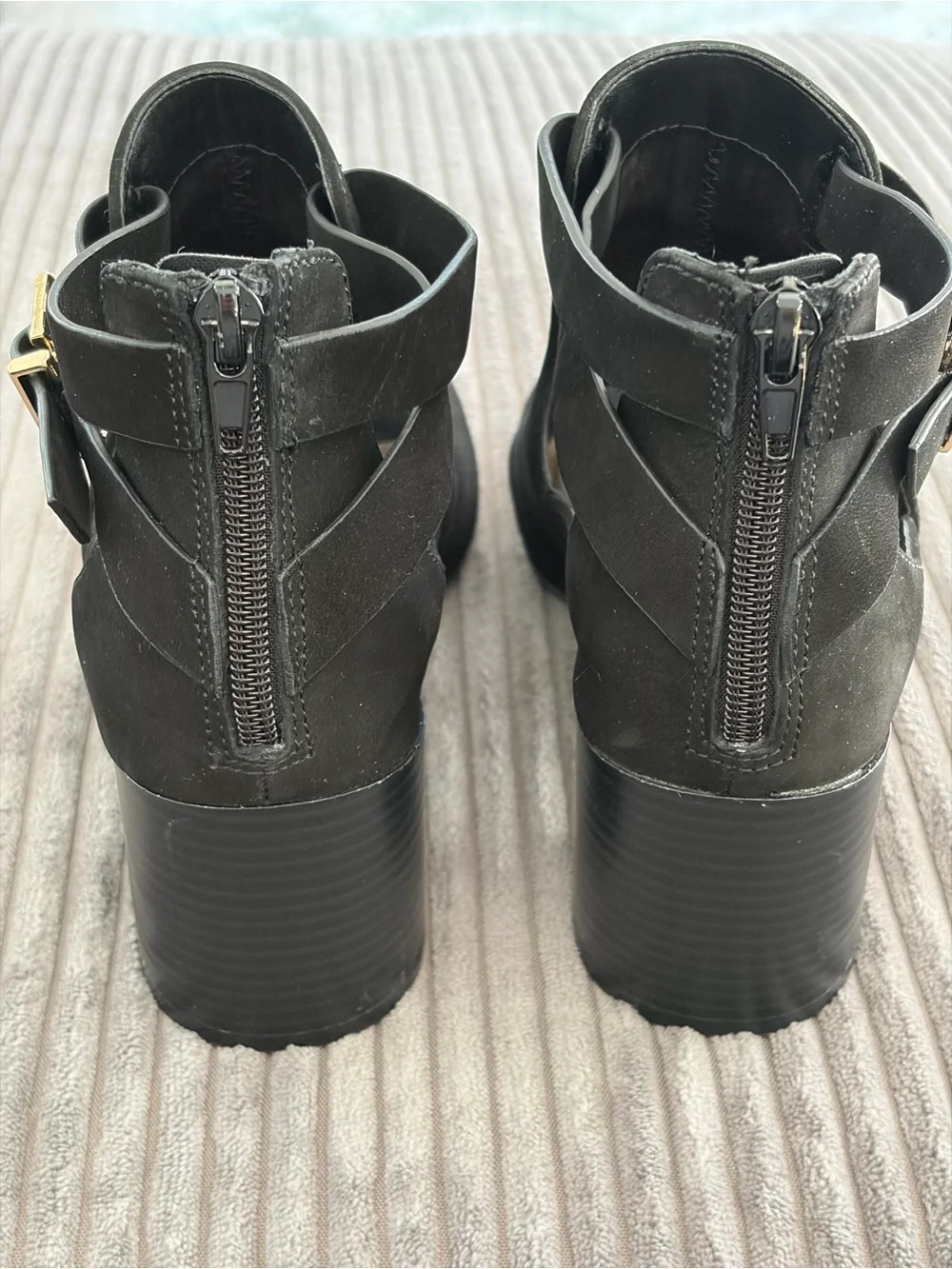 Giani Bernini suede ankle